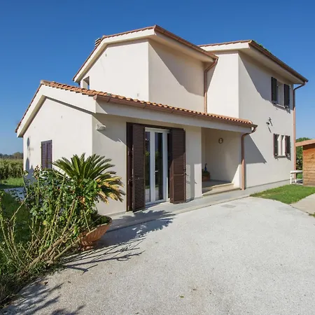 Villa Del Pescatore By Interhome